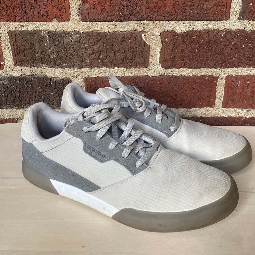 Adidas Golf shoes Boys size 5.5